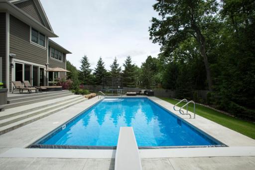 588 Woodland Drive, Saint Paul, MN 55115