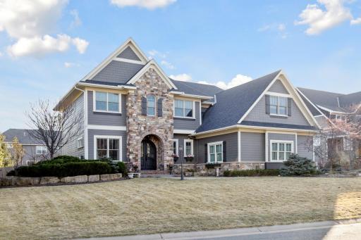 588 Woodland Drive, Saint Paul, MN 55115