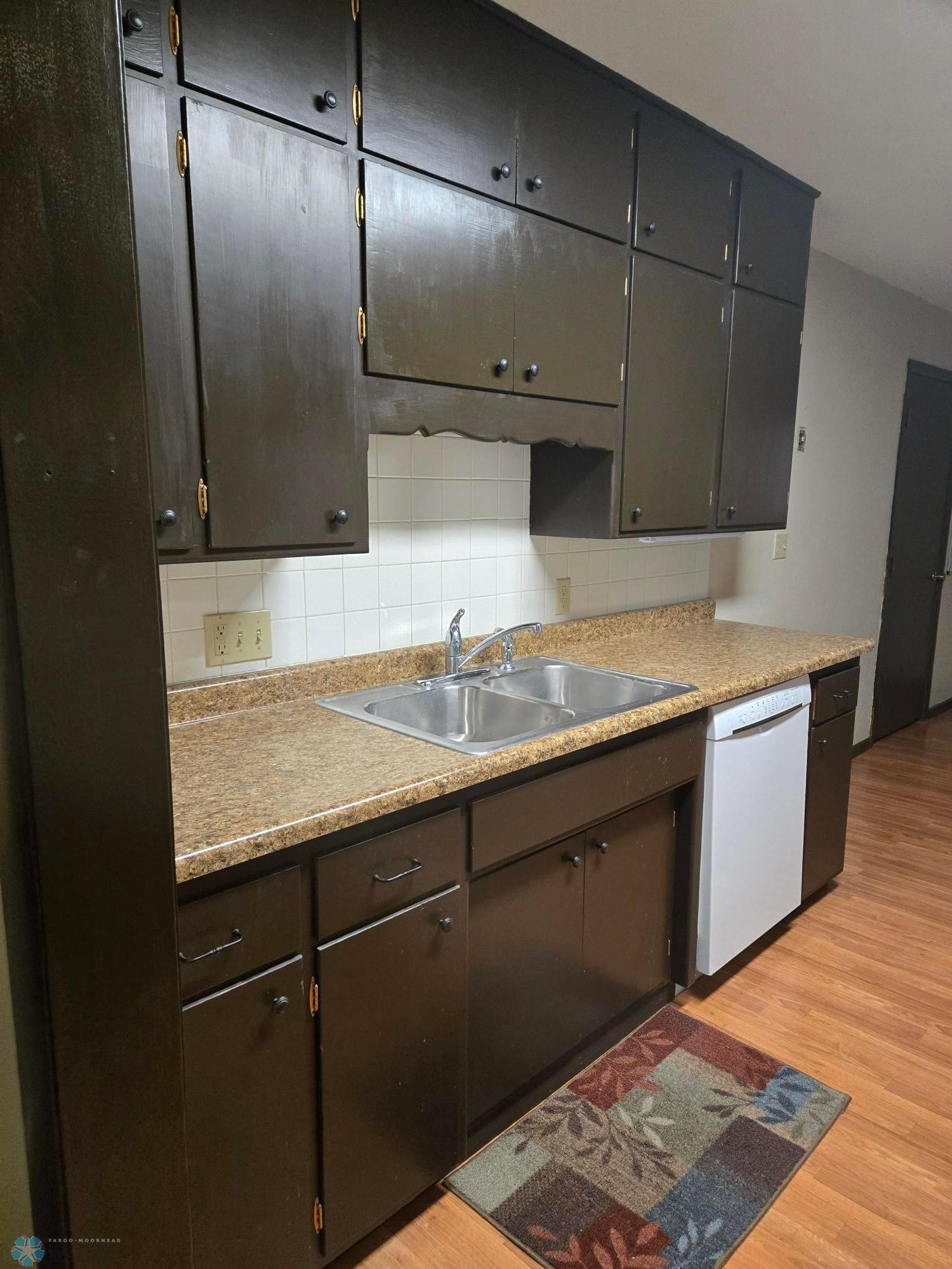 Kitchen2.jpg
