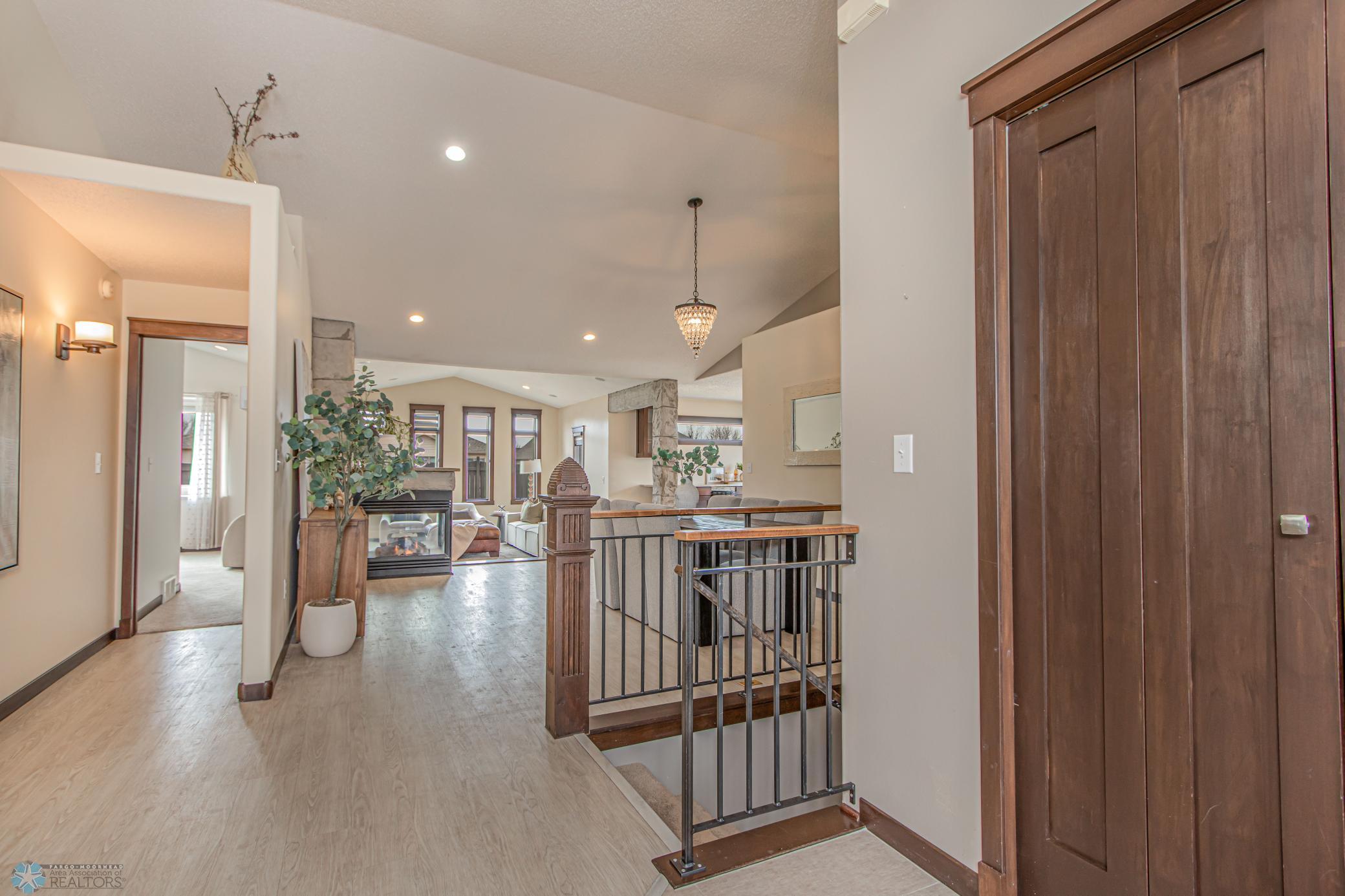707 Lakeridge Dr, West Fargo, ND 58078-4.jpg