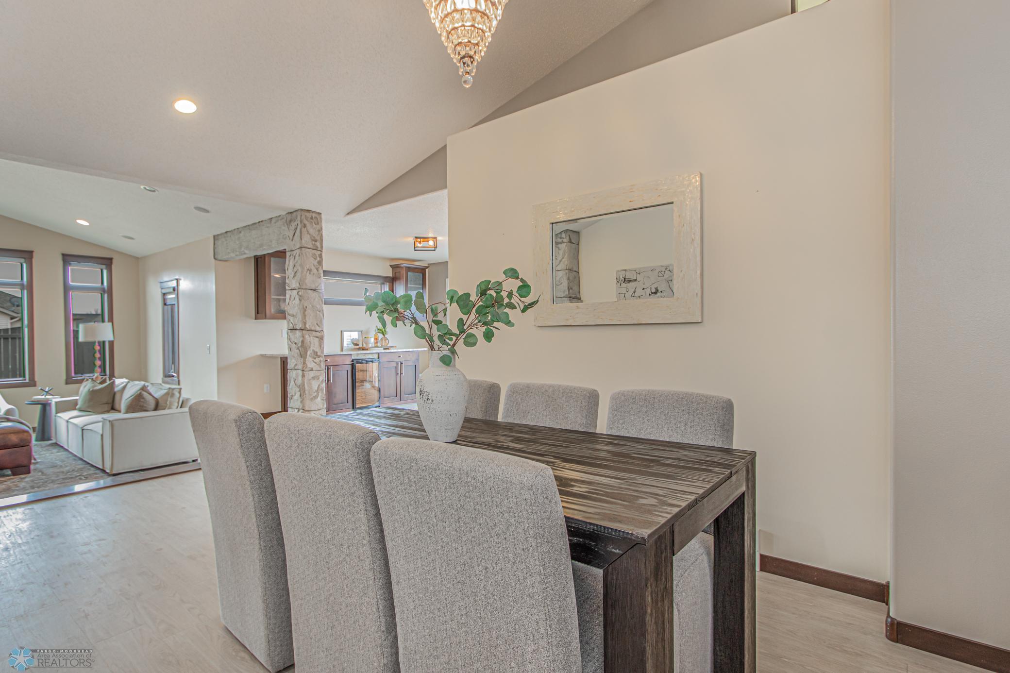707 Lakeridge Dr, West Fargo, ND 58078-20.jpg