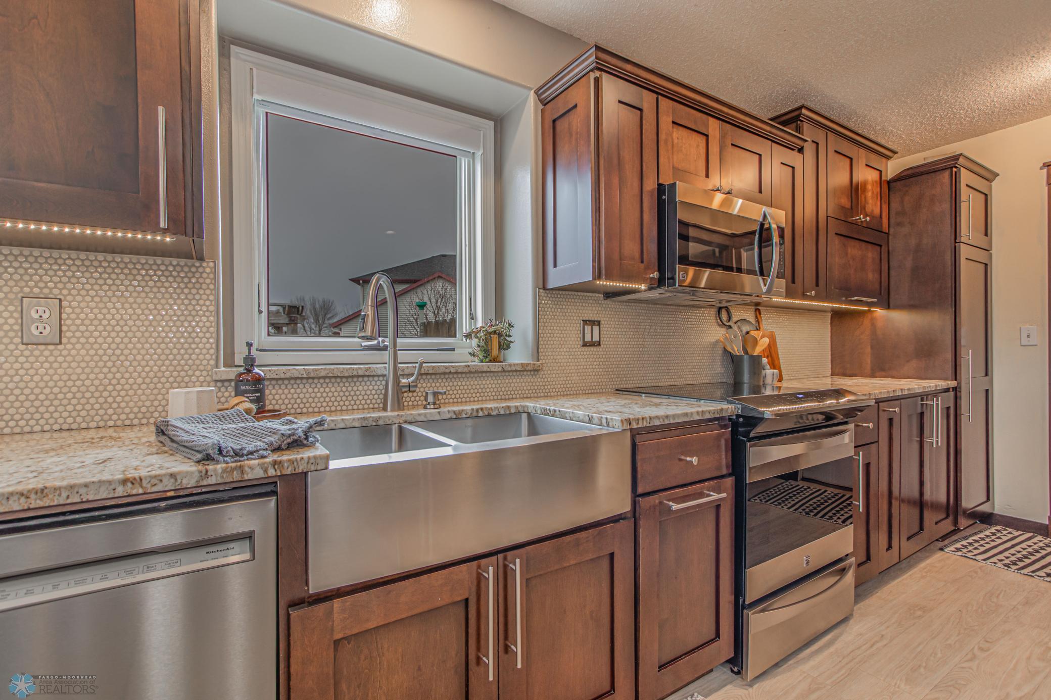 707 Lakeridge Dr, West Fargo, ND 58078-30.jpg
