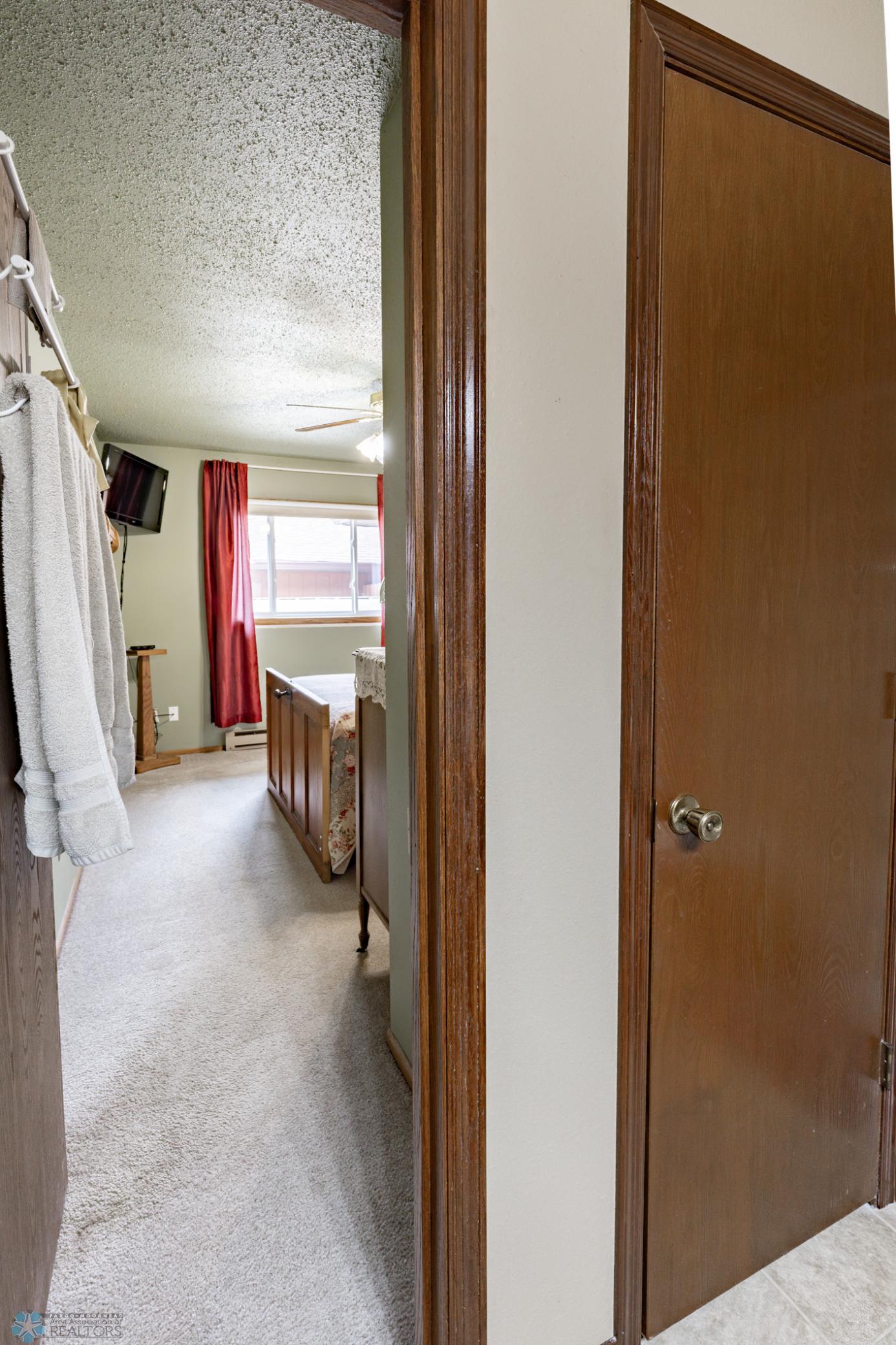 Primary Bathroom - Full - Hollywood
