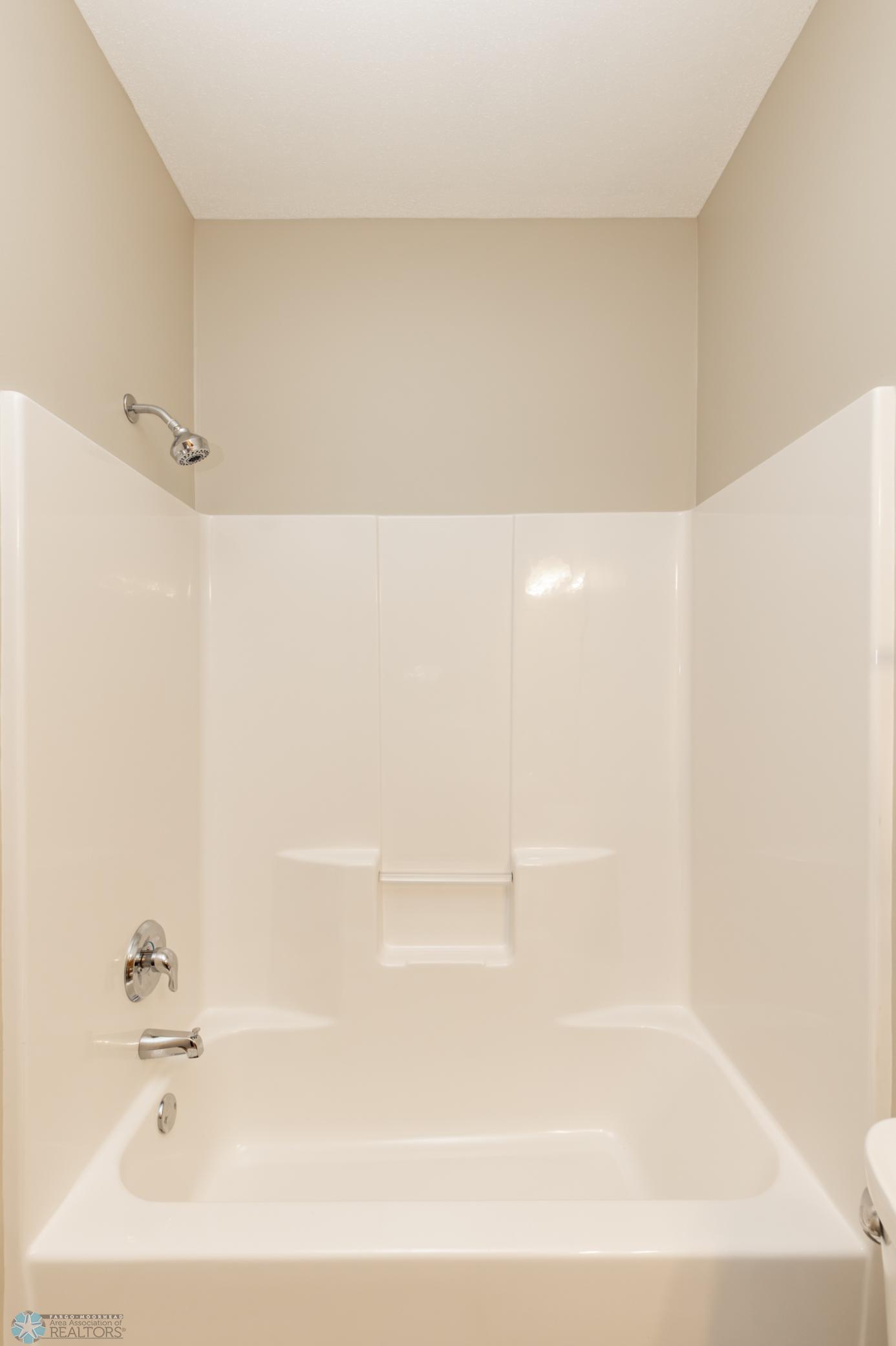 Bathroom 2 - Full