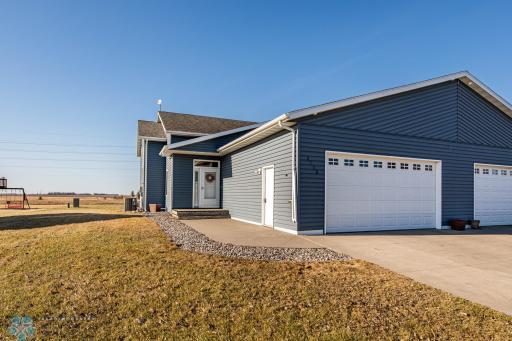 1115 Morningside Drive, Casselton, ND 58012