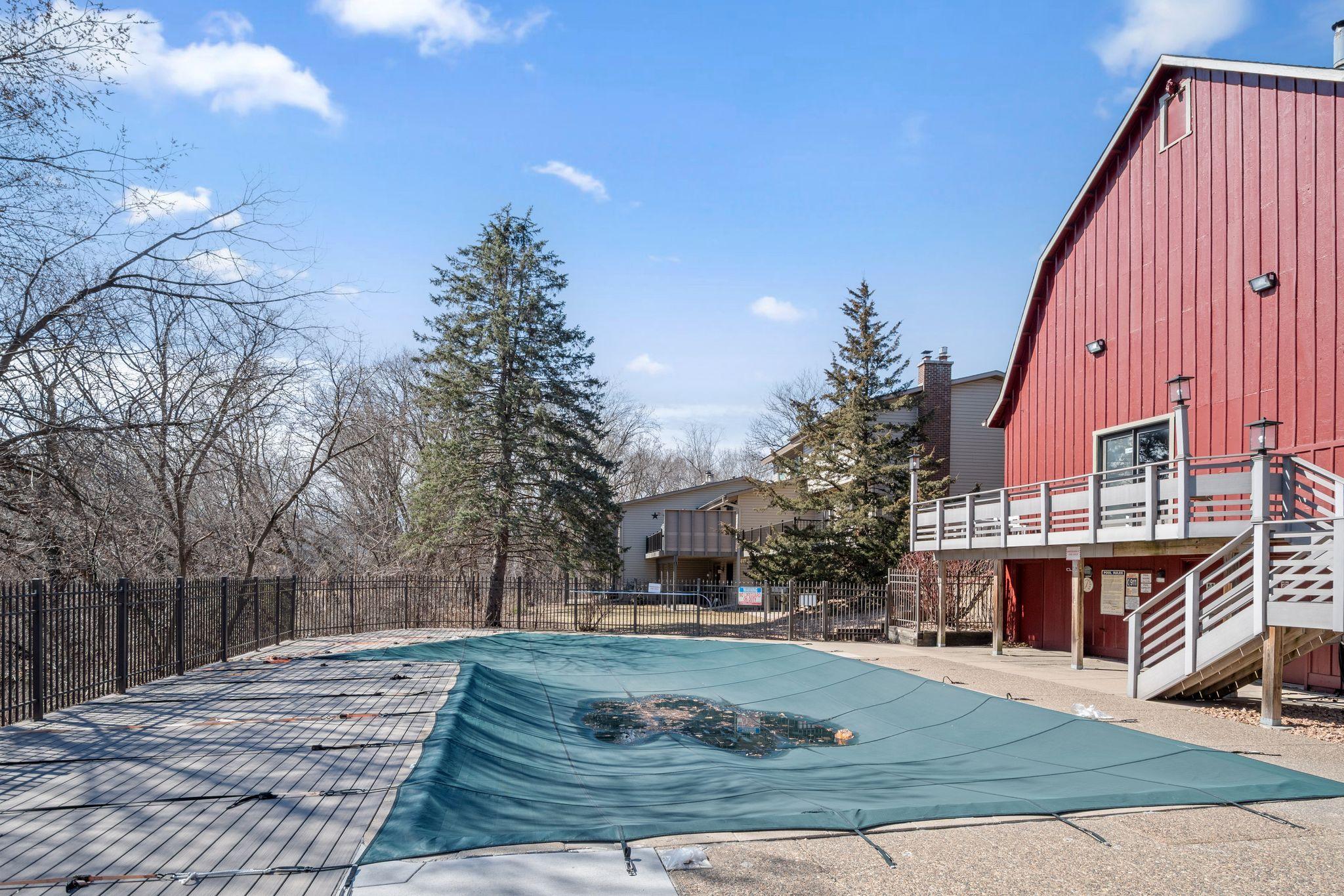 Community pool