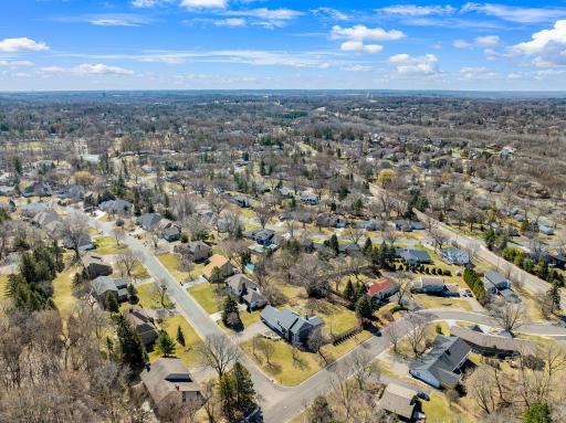 Get anywhere you want to go quickly with easy access to 35E and only a 12-minute drive to downtown St. Paul.