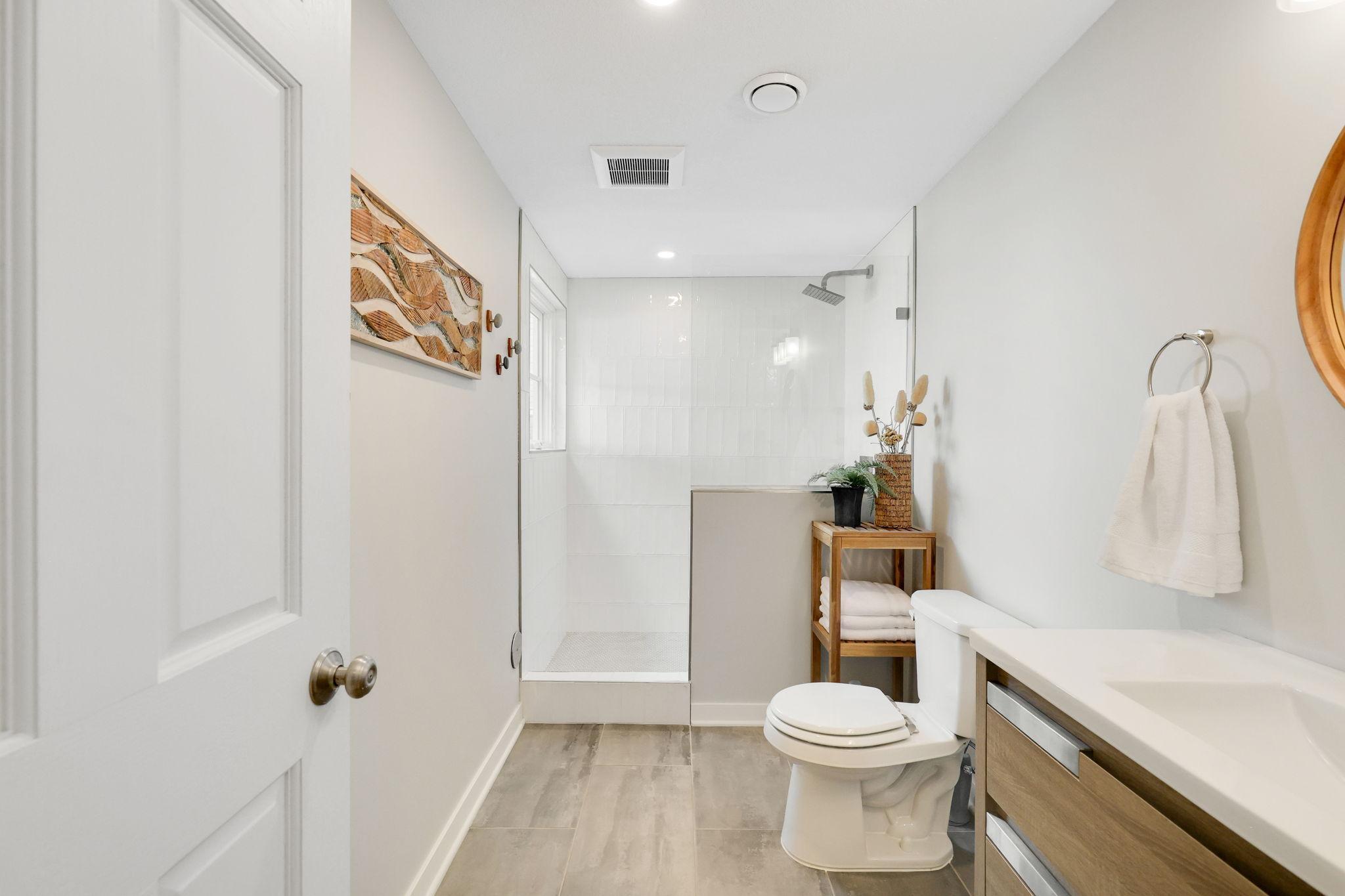 Lower level lakeside bath