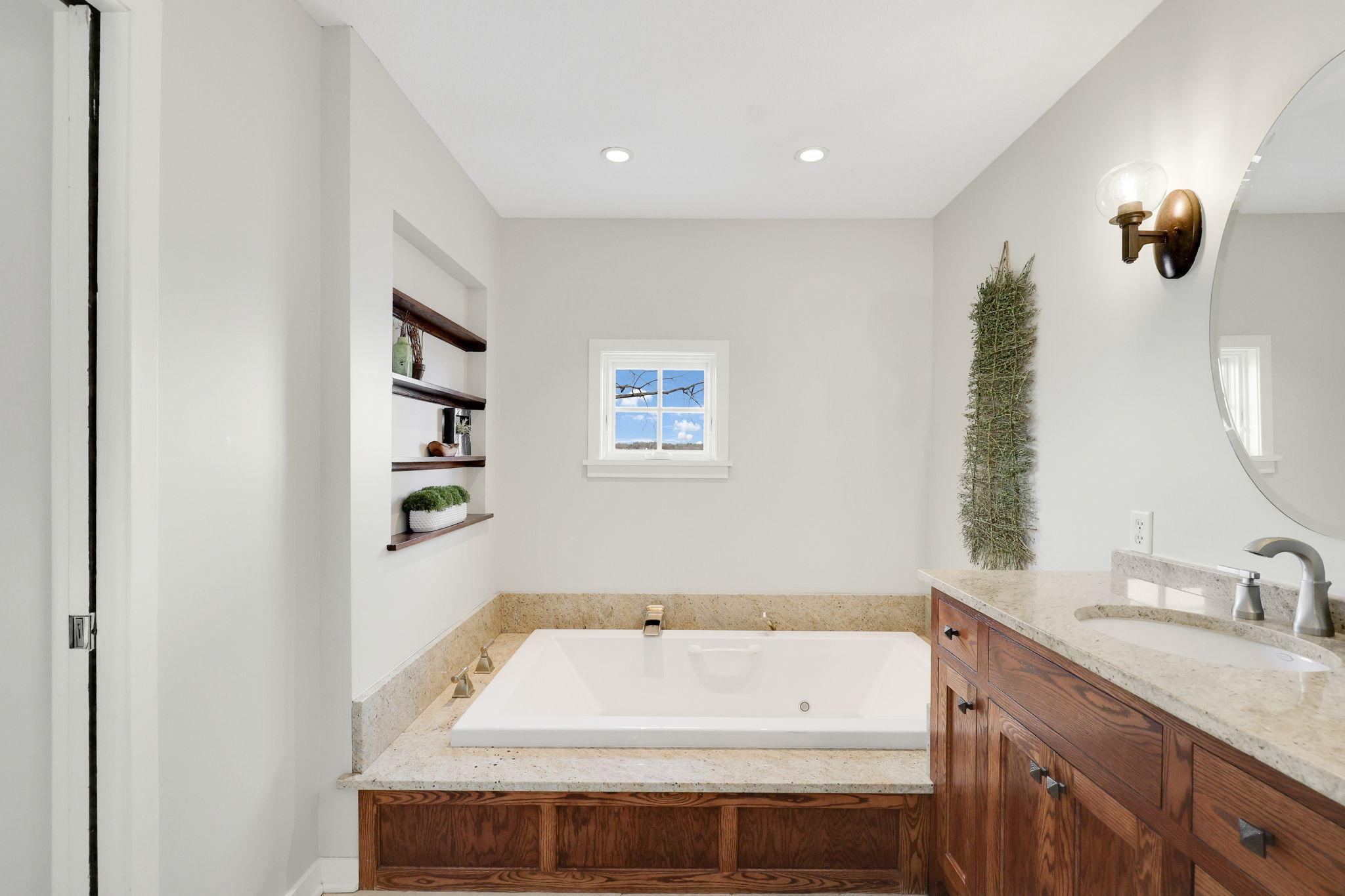 primary bath tub