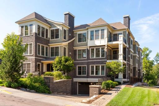 415 Indian Mound Street, 301, Wayzata, MN 55391