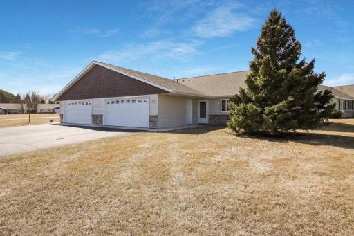 1011 W Ridge Court, 17, New Richmond, WI 54017