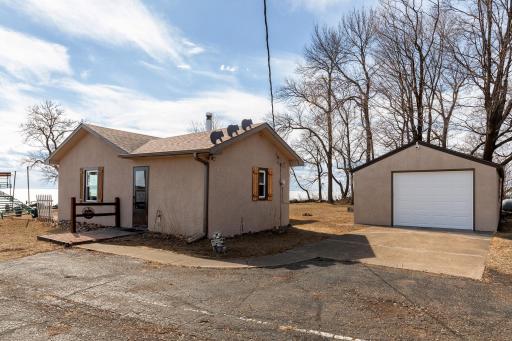 Well kept year-round 2 bedroom cabin with oversized one car garage