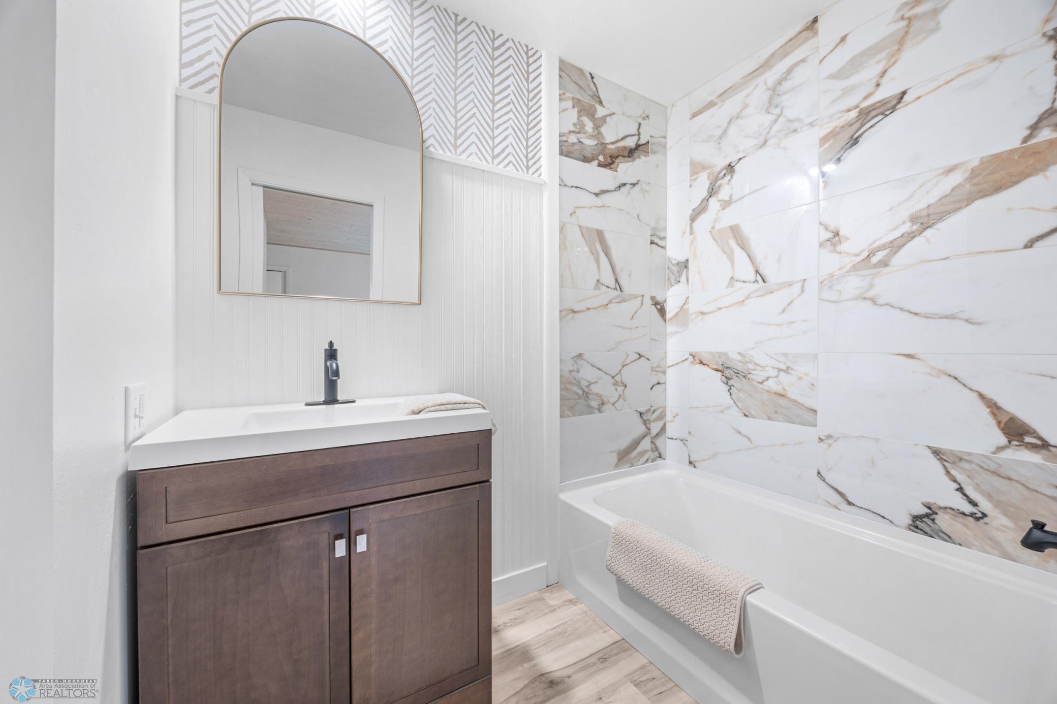New main flr primary bath