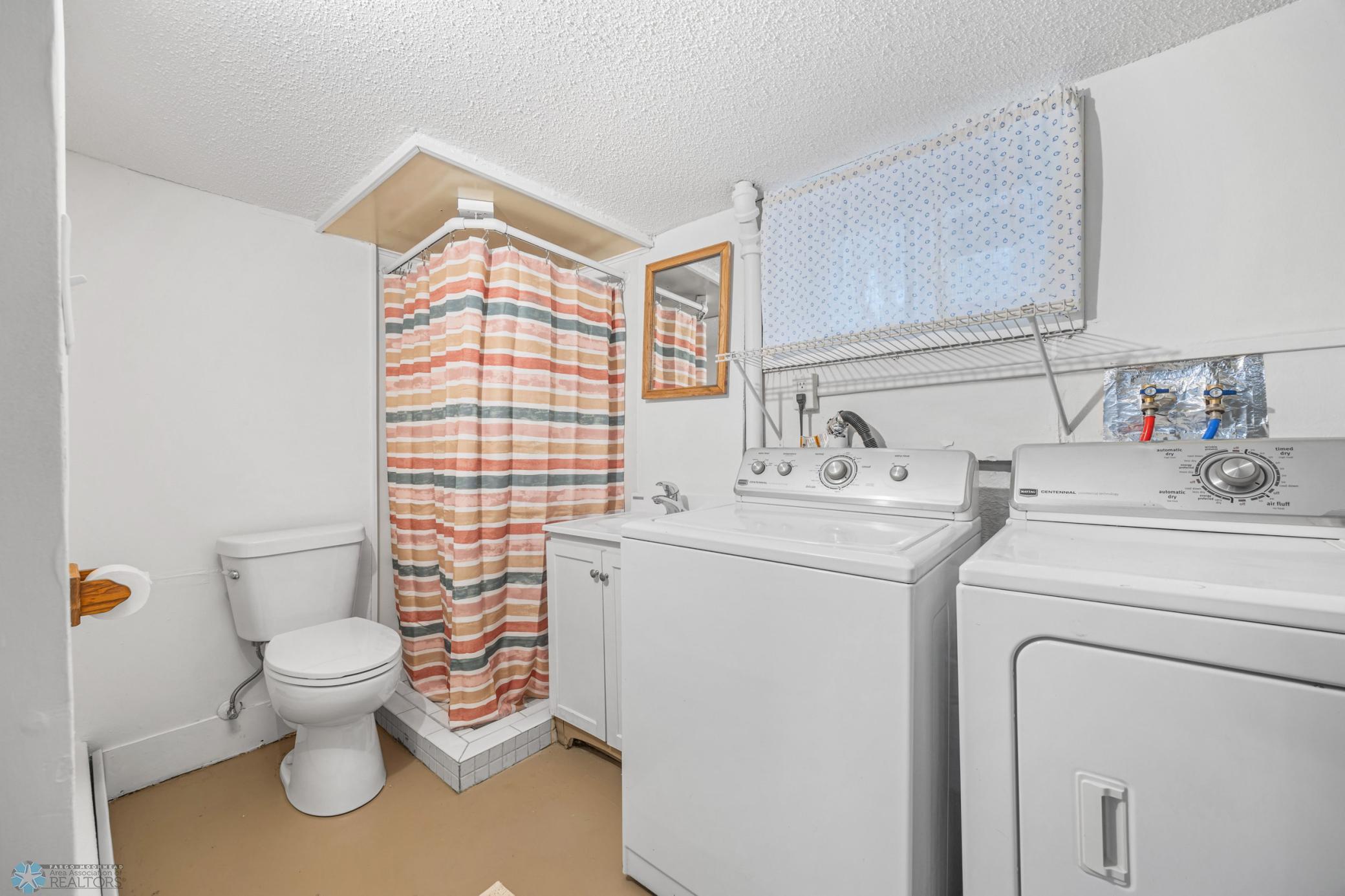 3rd bath & laundry