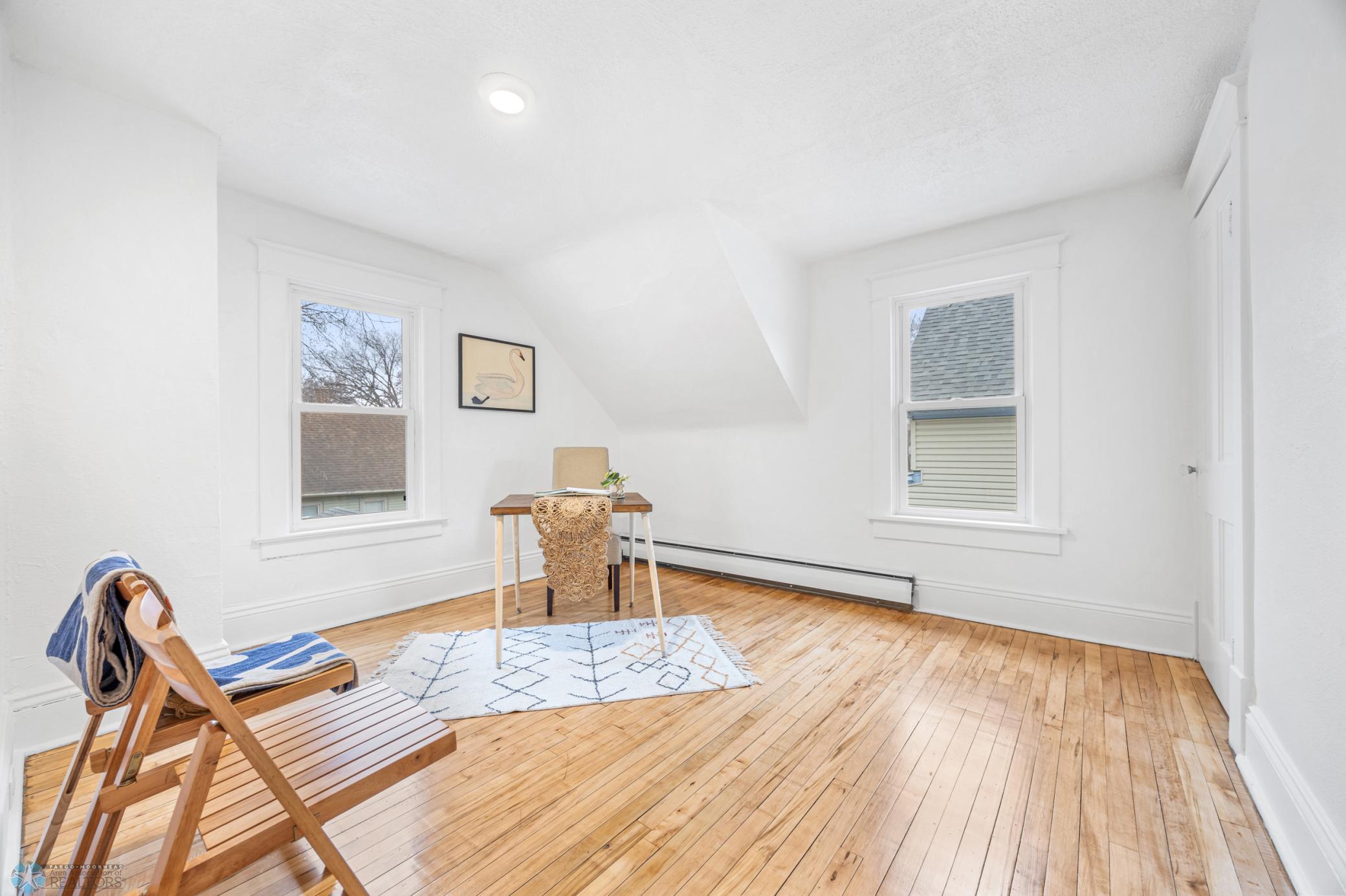 2nd bedroom