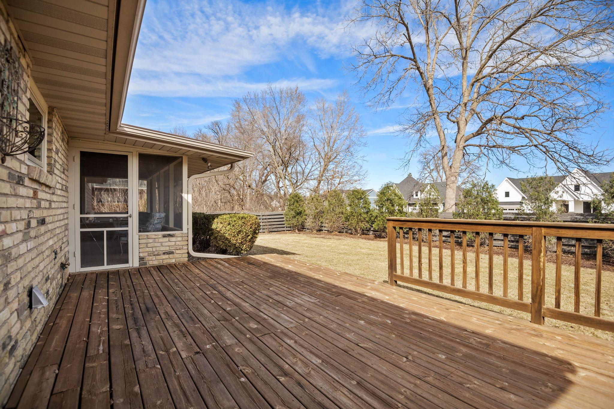 Massive deck to enjoy your backyard