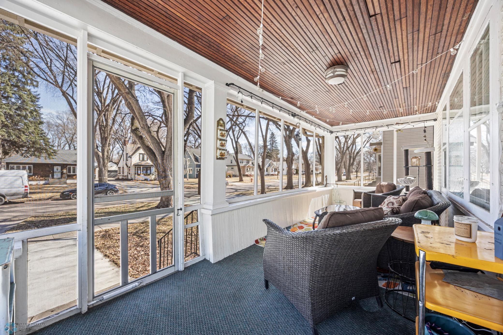 Screened-in Porch