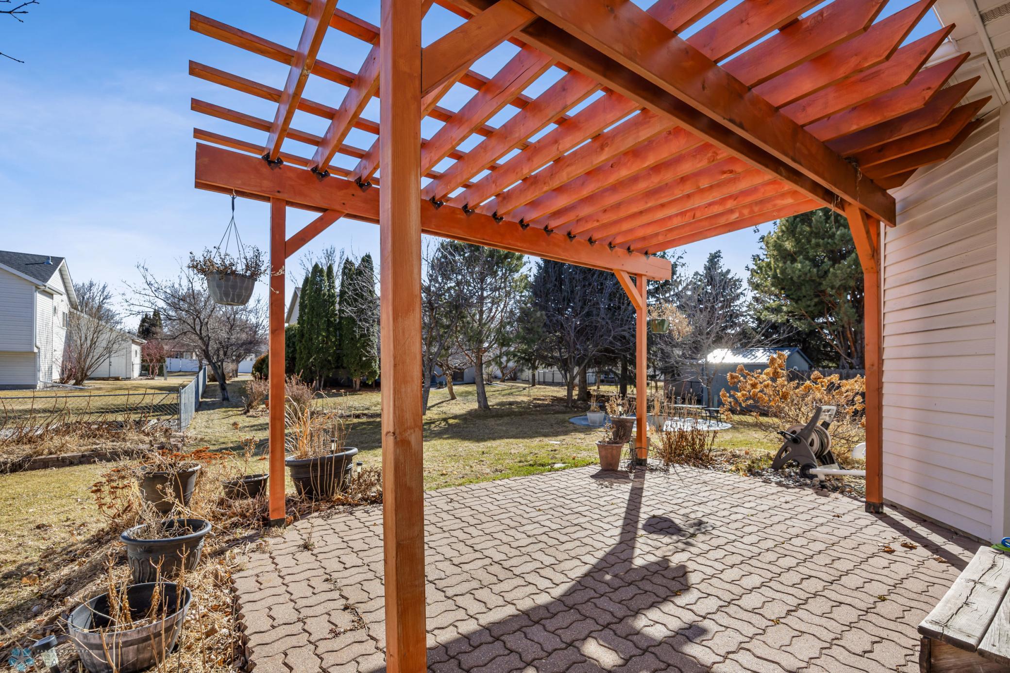Backyard Patio & Pergola