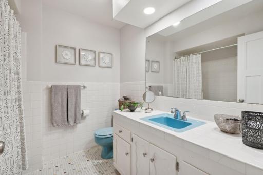 6621 Sally Lane, Edina, MN 55439