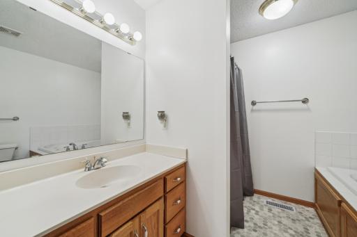 579 Maple Knoll Circle NW, Saint Michael, MN 55376
