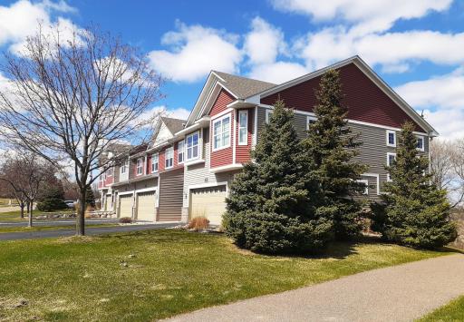 End unit TH located between Prior Lake HS and Redtail Elementary