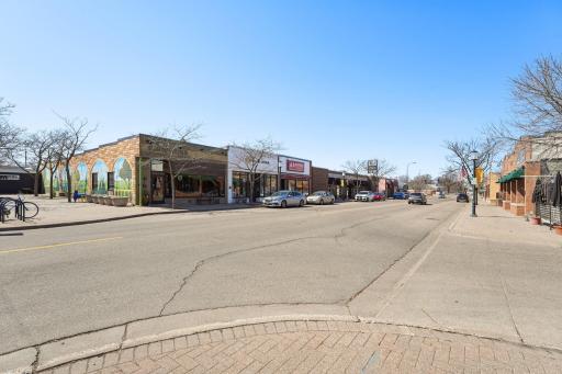 2949 Ewing Avenue N, Minneapolis, MN 55422