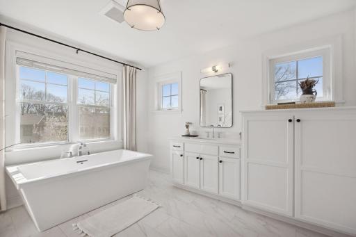 3917 Ewing Avenue S, Minneapolis, MN 55410
