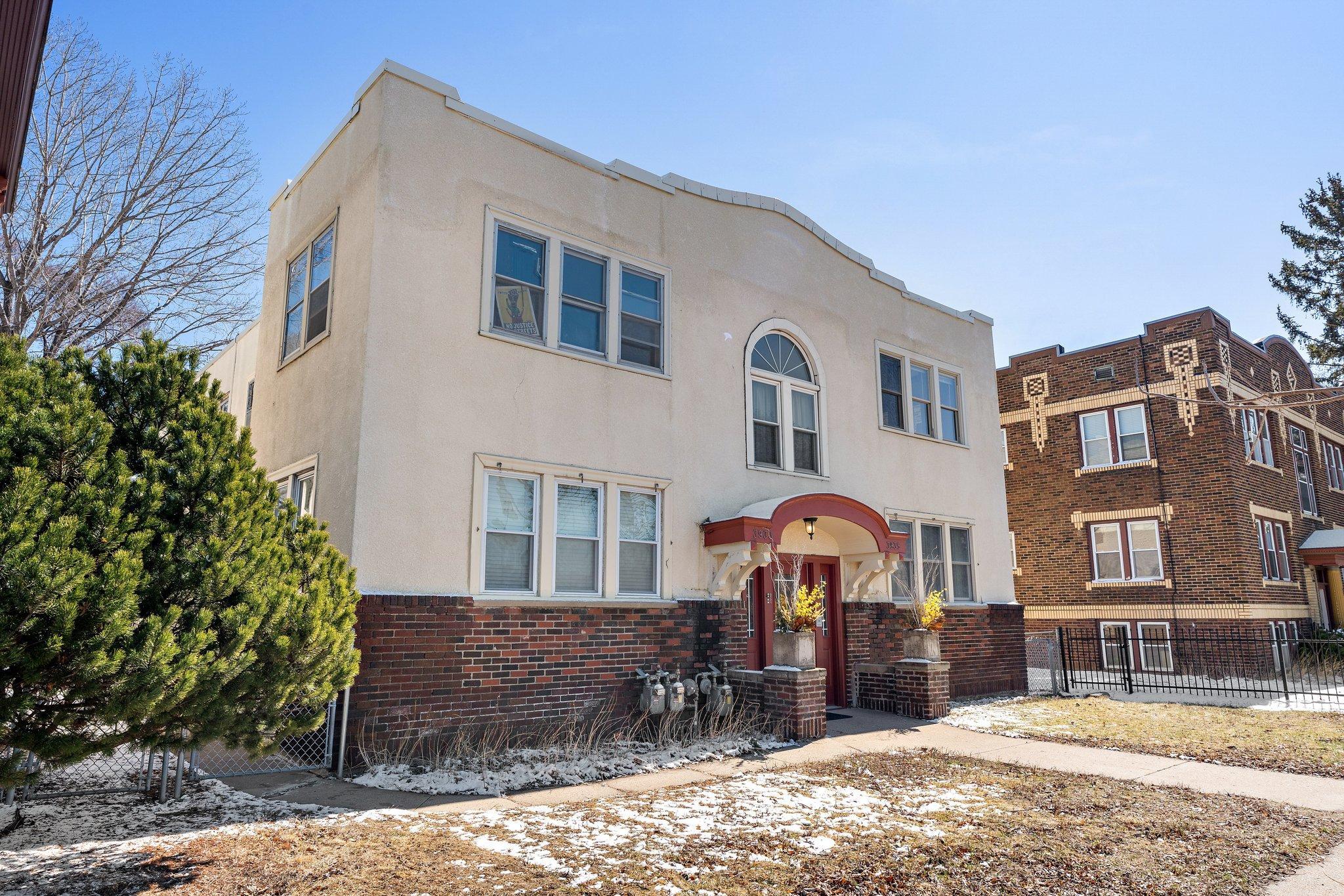 Front angle- 3933-chicago-ave-unit-4.jpg