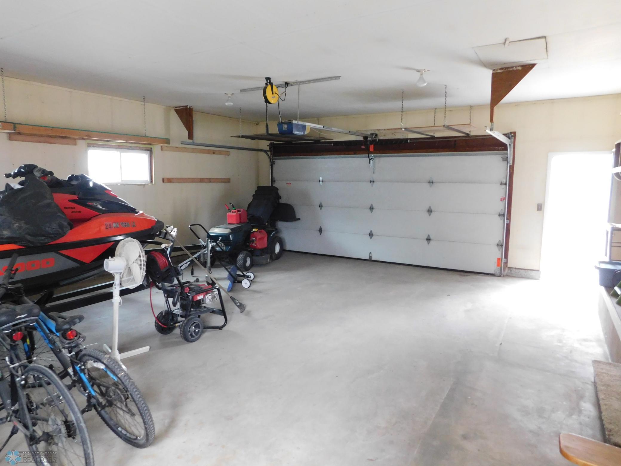 garage (heater and water)