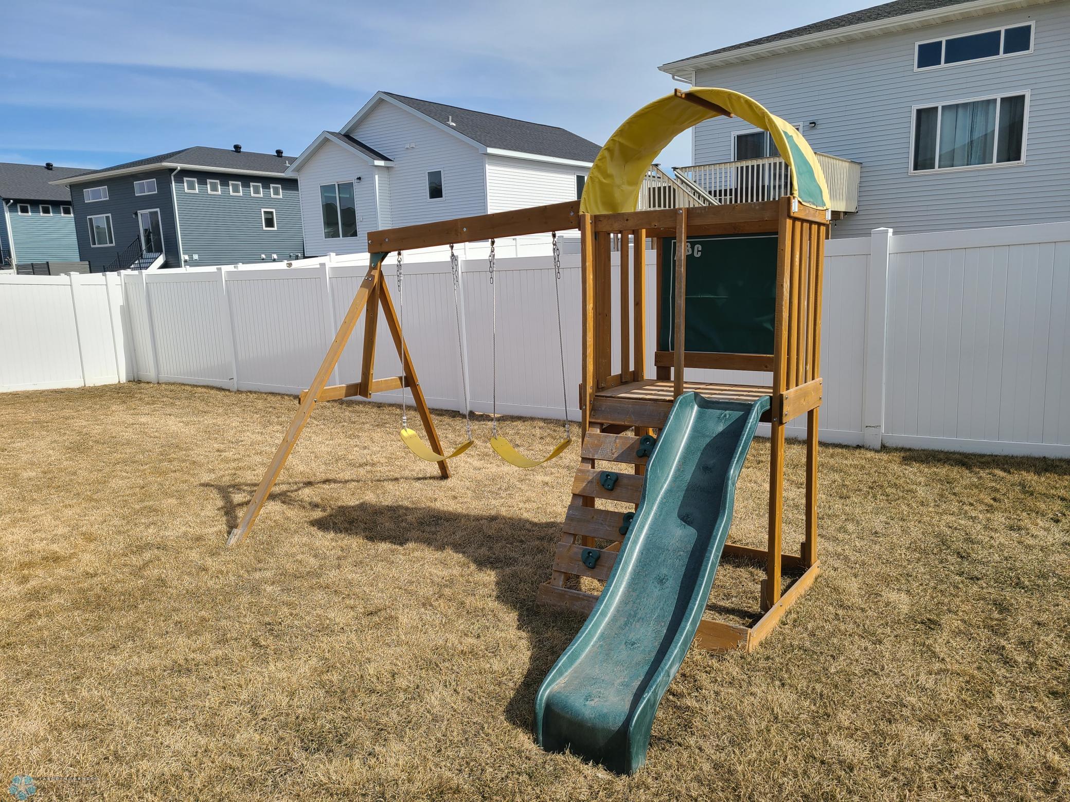 Play Set - Stays!