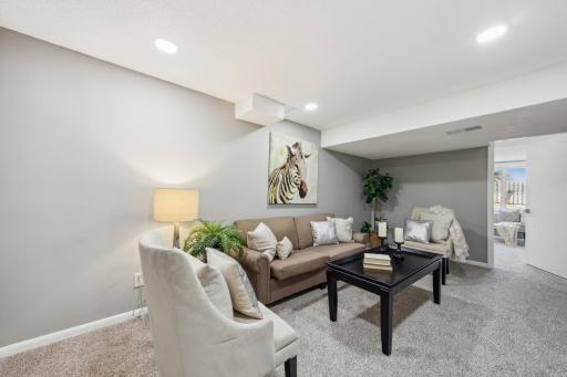 12_interior.jpg