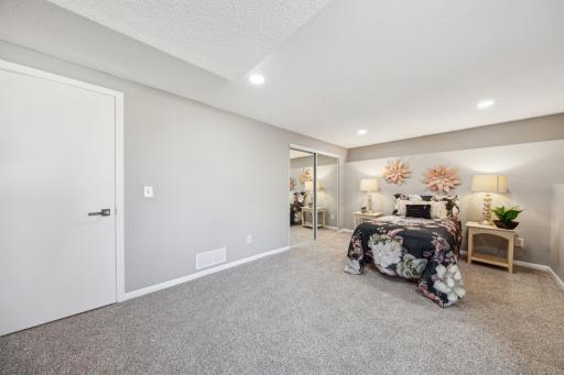 15_interior.jpg