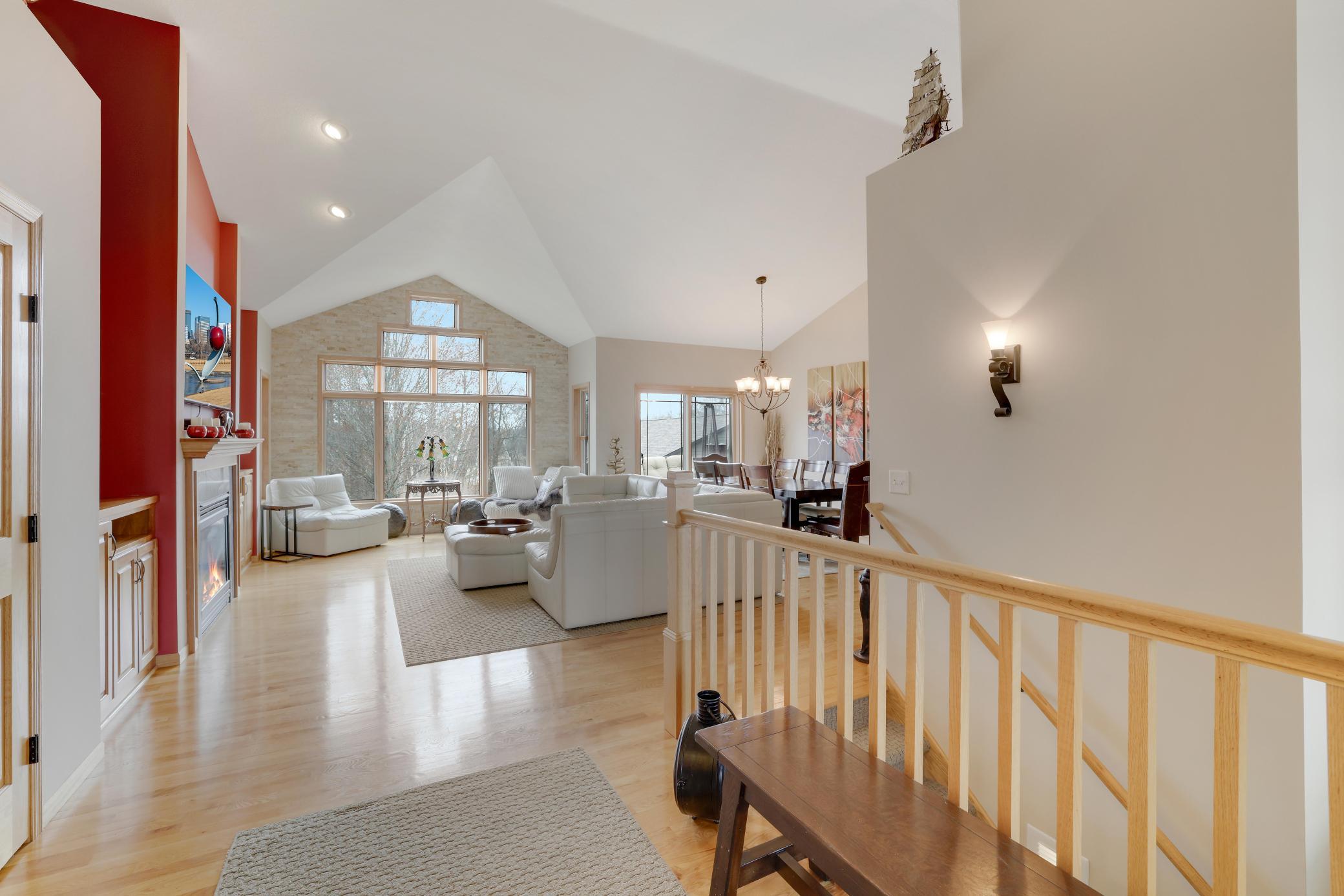 Entryway/Living Rom
