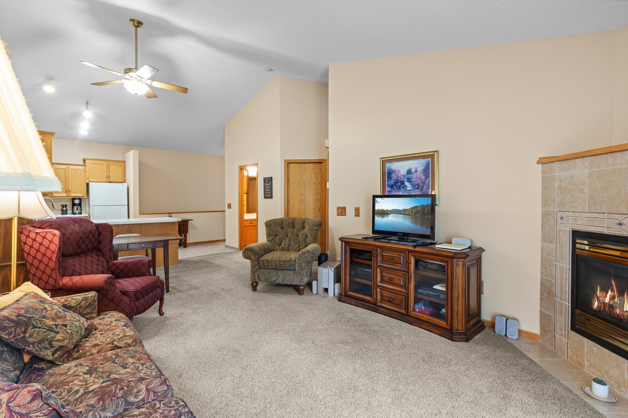Towards the kitchen 6318_Cavell_Ct-85.jpg