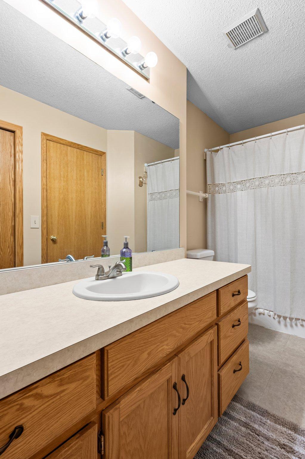 Primary bath 6318_Cavell_Ct-P76.jpg