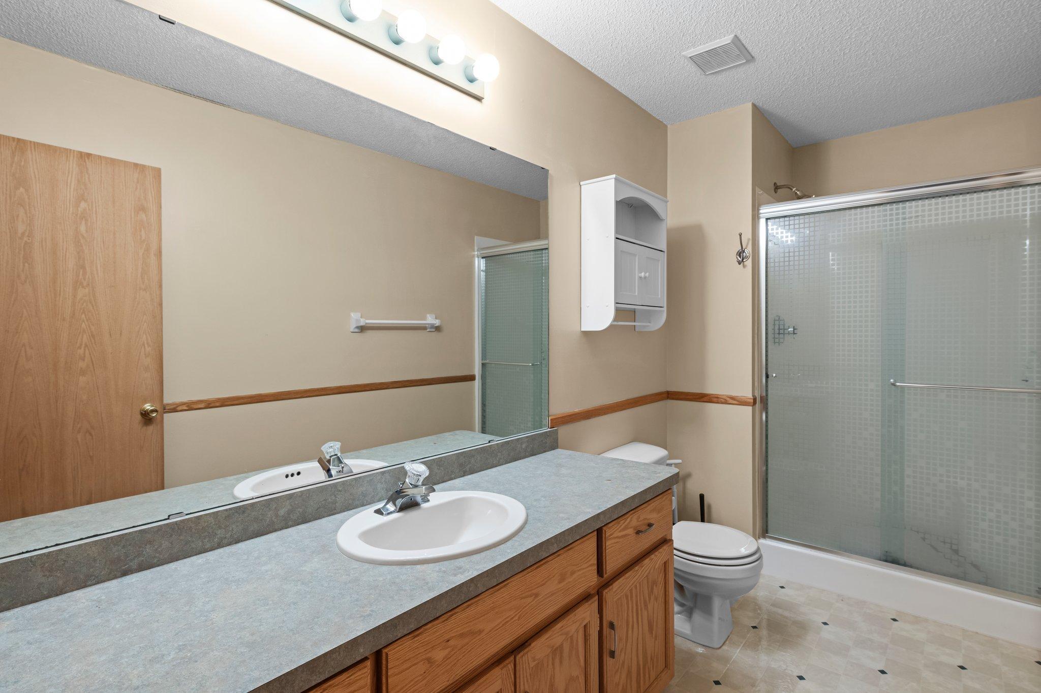 Lower level bath 6318_Cavell_Ct-49.jpg