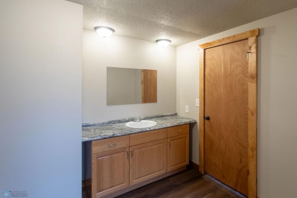 primary 3/4 bath