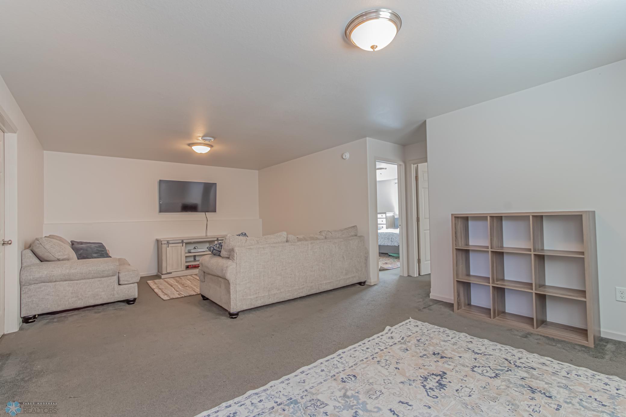 5982 58th St S, Fargo, ND 58104.jpg
