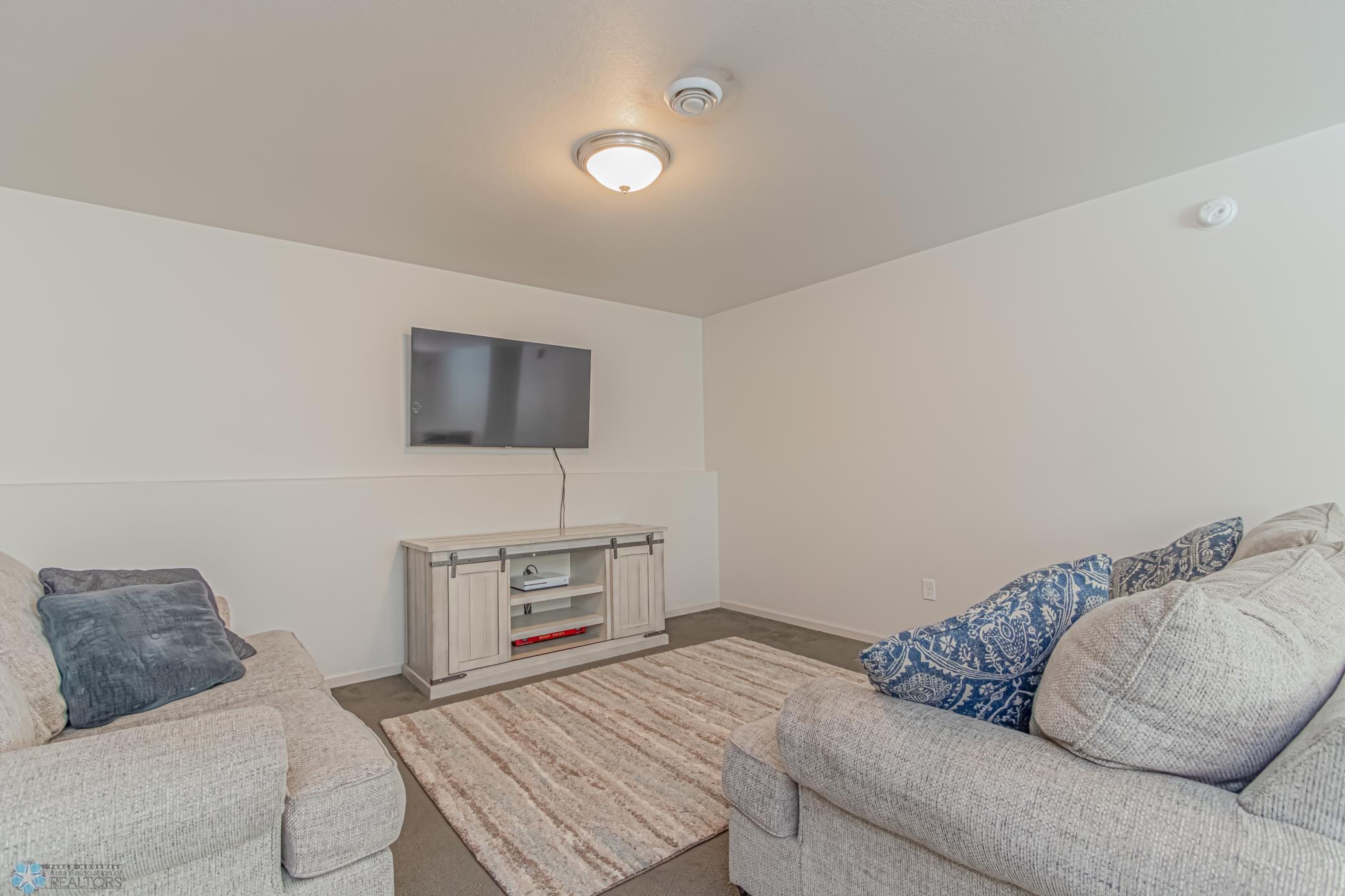 5982 58th St S, Fargo, ND 58104-3.jpg