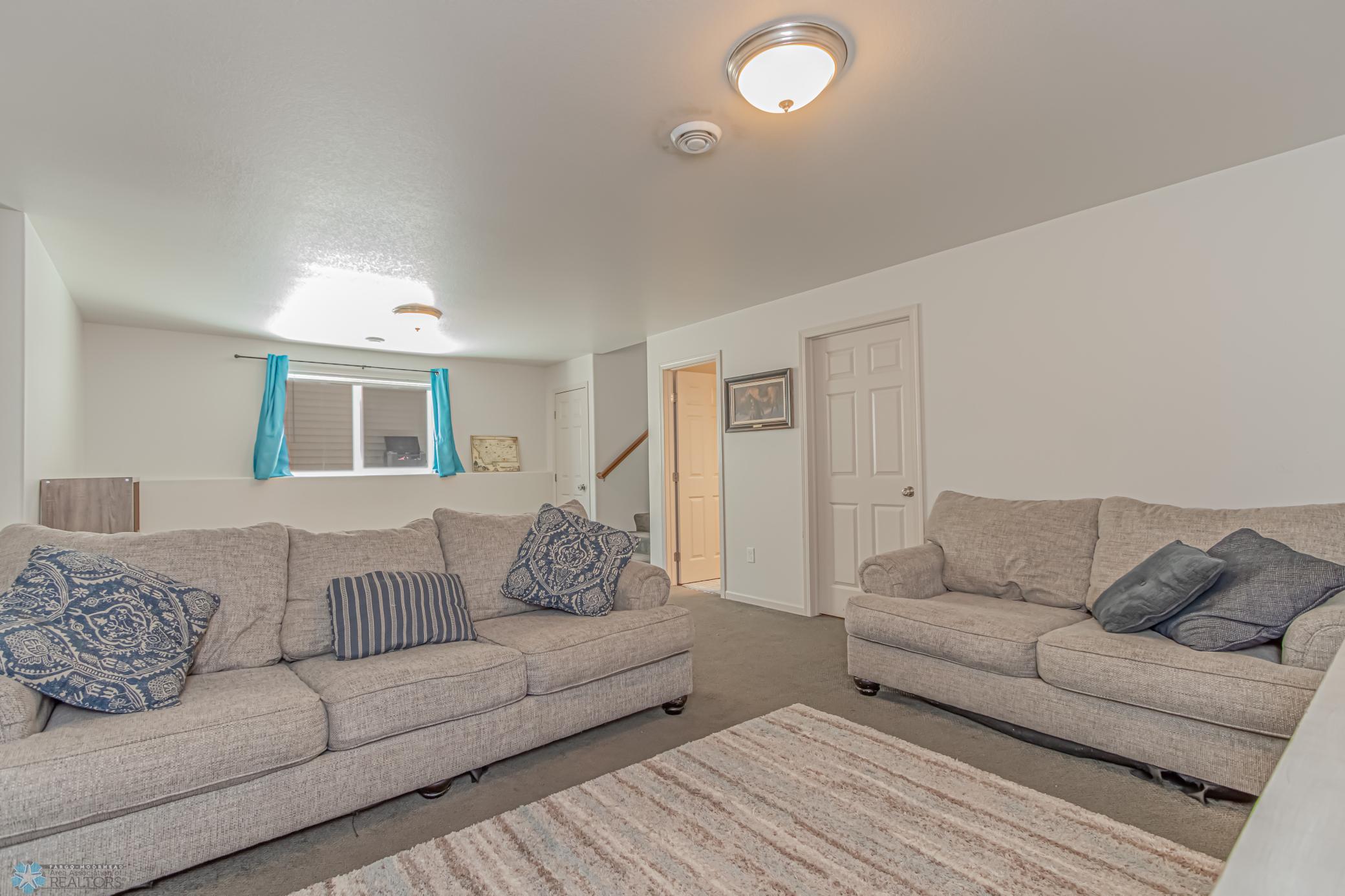 5982 58th St S, Fargo, ND 58104-4.jpg