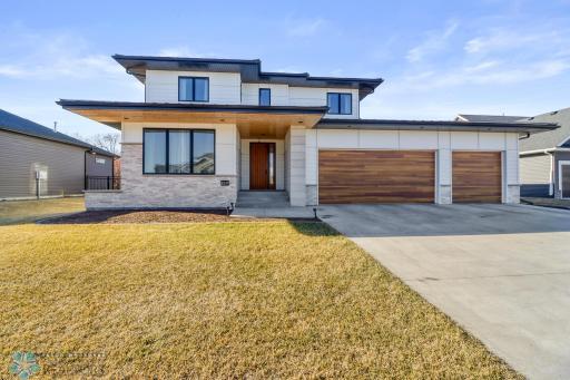 3537 Grandwood Drive N, Fargo, ND 58102