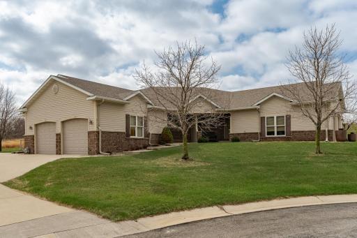 2145 Turnberry Lane SE, Pine Island, MN 55963