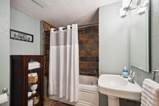 4562 Hummingbird Trail NE, Prior Lake, MN 55372