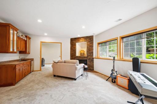 4562 Hummingbird Trail NE, Prior Lake, MN 55372