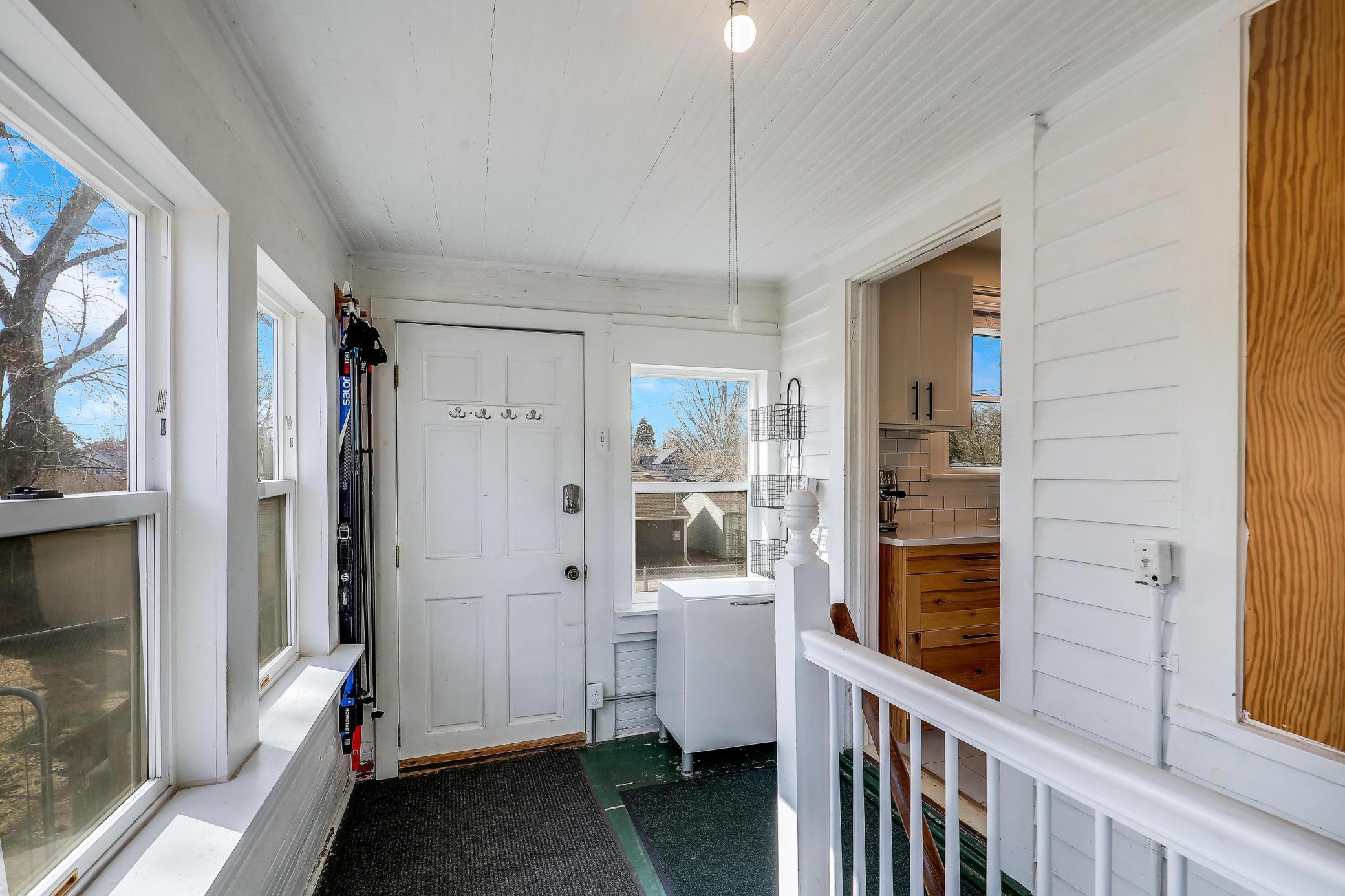 8710Photography-Web-Friendly-226-7th-Avenue-North-Hopkins-MN-55343-41.jpg