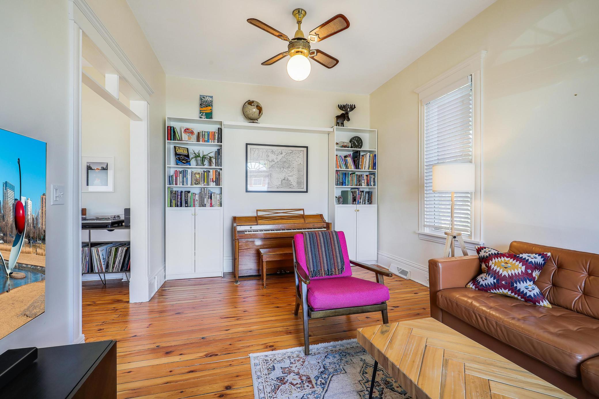 Living room piano can stay with homee