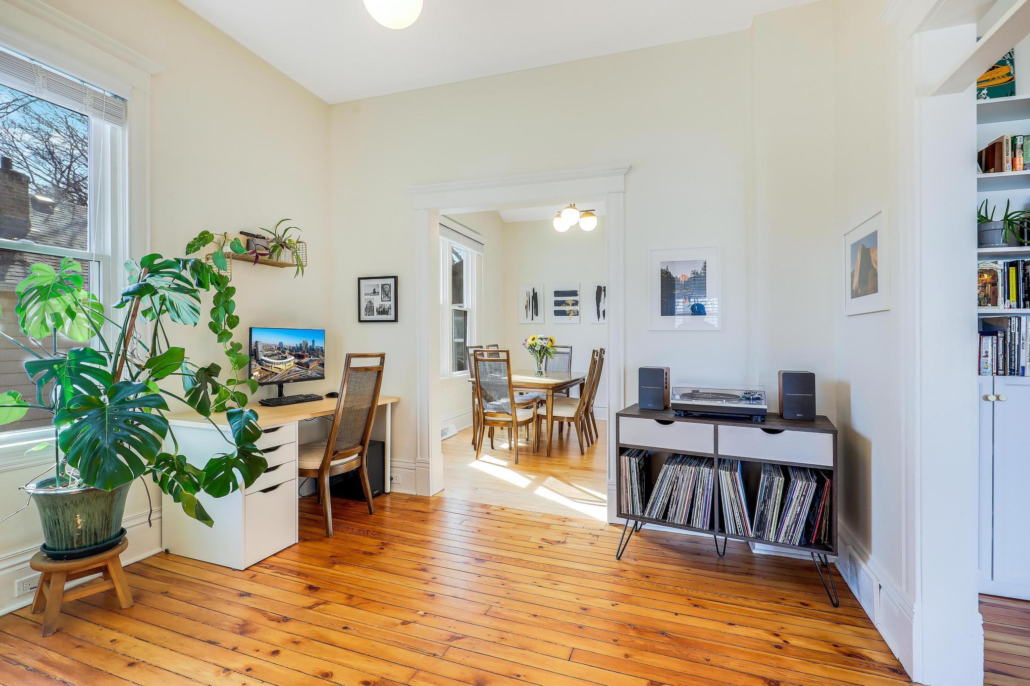 Spacious Foyer
