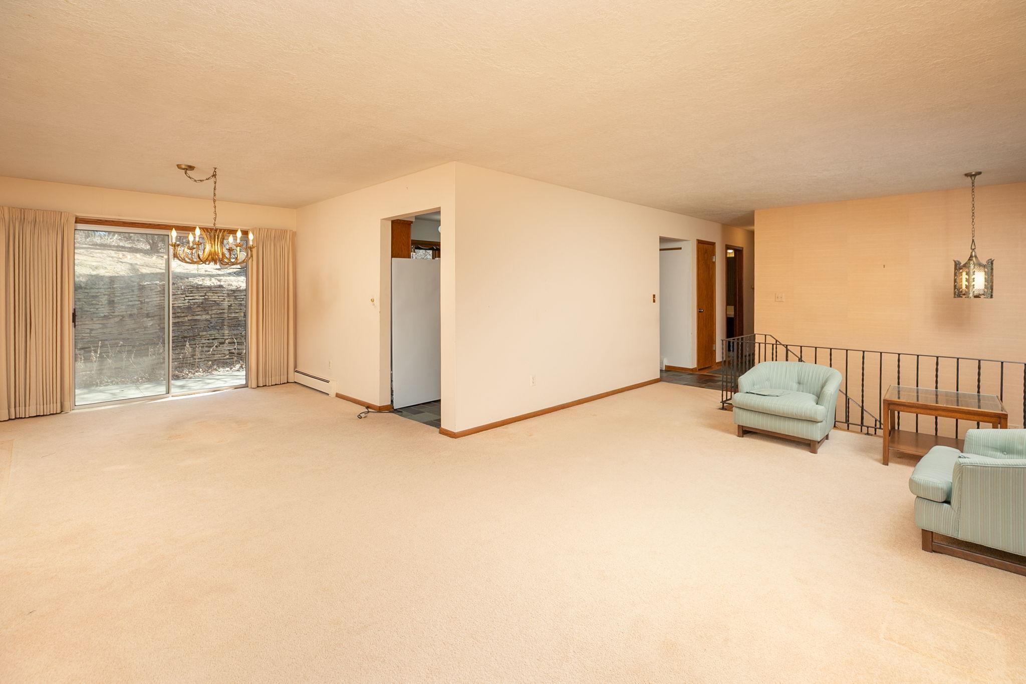 5-web-or-mls-05-Living Room.jpg
