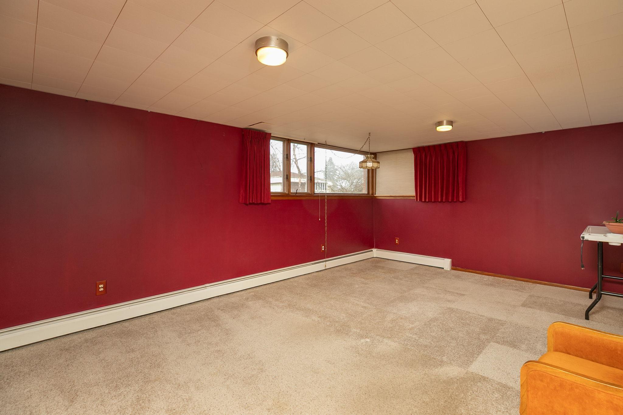 22-web-or-mls-22-Family Room.jpg