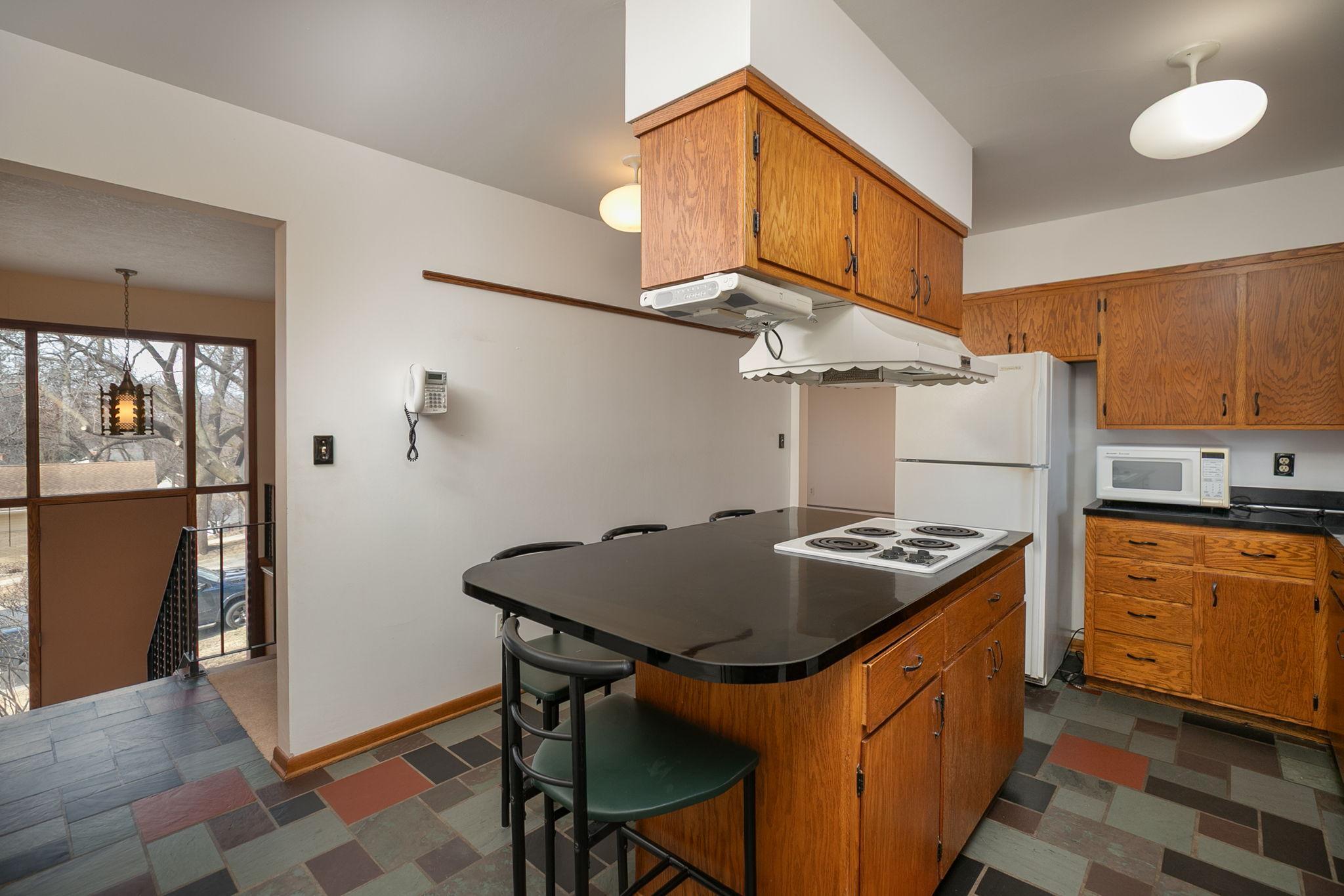 12-web-or-mls-12-Kitchen.jpg